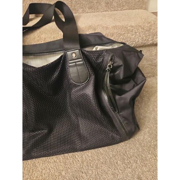 Lululemon Black Nylon & Mesh Large Travel or Gym Duffel Bag - Picture 5 of 12